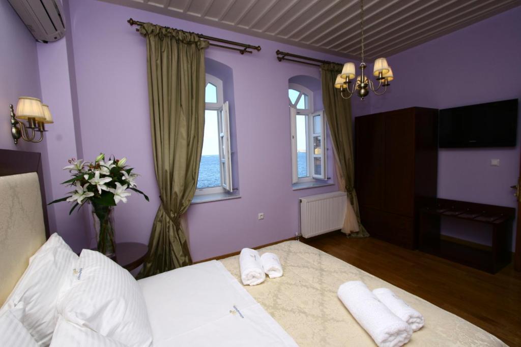 Apollonion Palace Ермополи Стая снимка